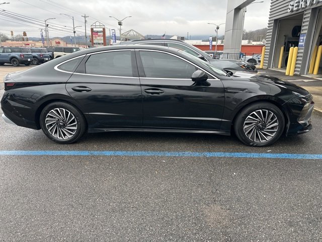 Used 2024 Hyundai Sonata Limited image 3