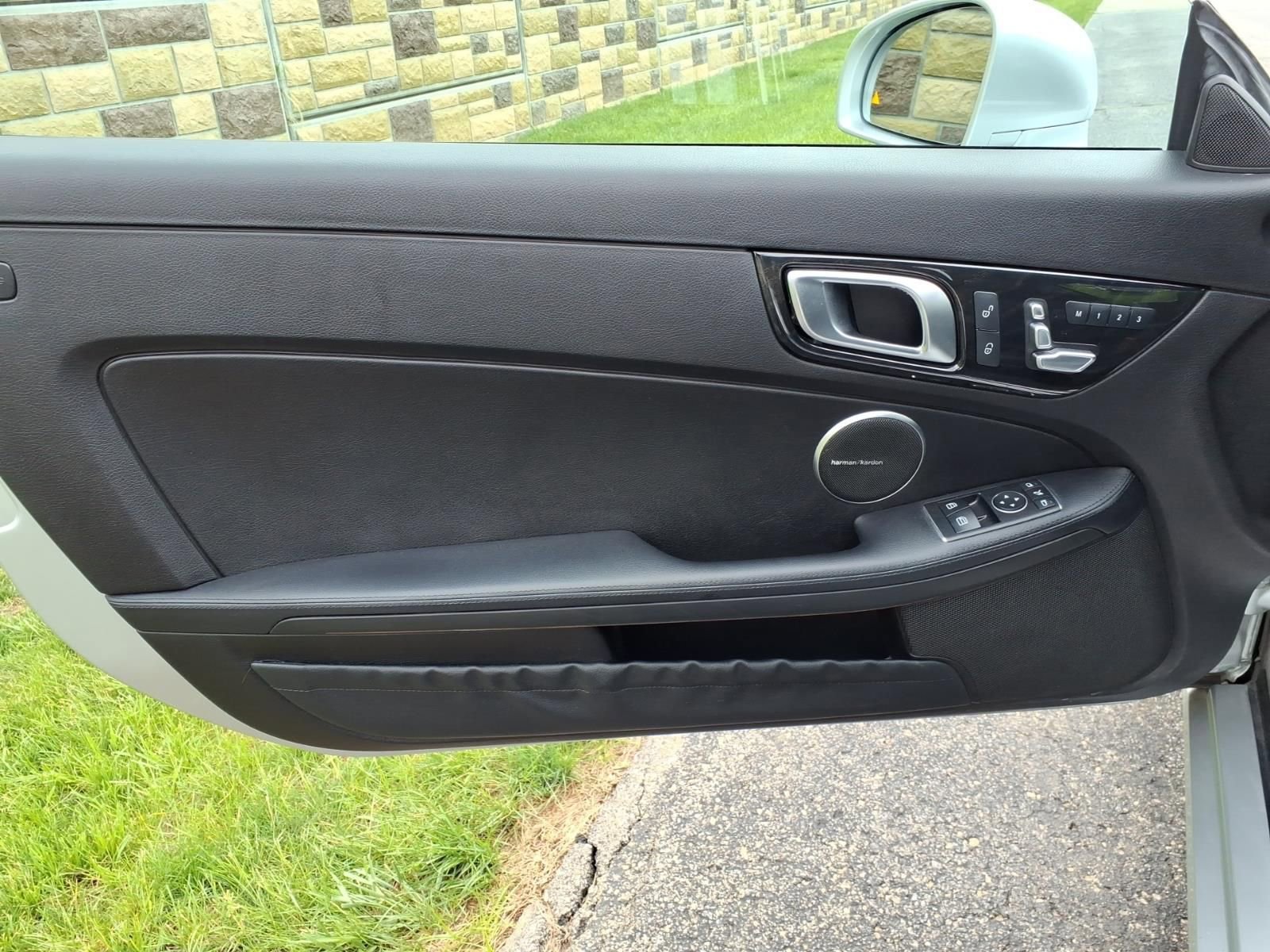 Used 2017 Mercedes-Benz SLC 300 image 14