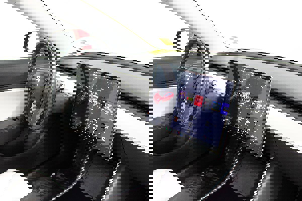 Used 2018 Tesla Model 3 Performance image 12