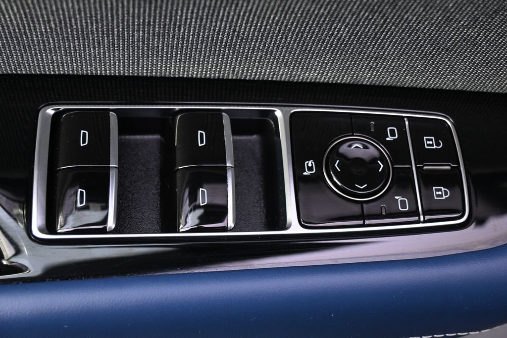 New 2026 Cadillac Vistiq Premium Luxury w/ LPO, Floor Liner Package AWD/4WD image 24