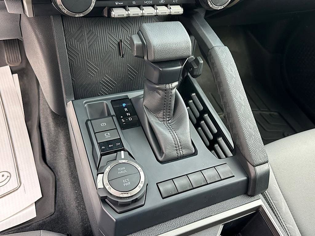 Certified 2024 Toyota Tacoma SR5 AWD/4WD image 24