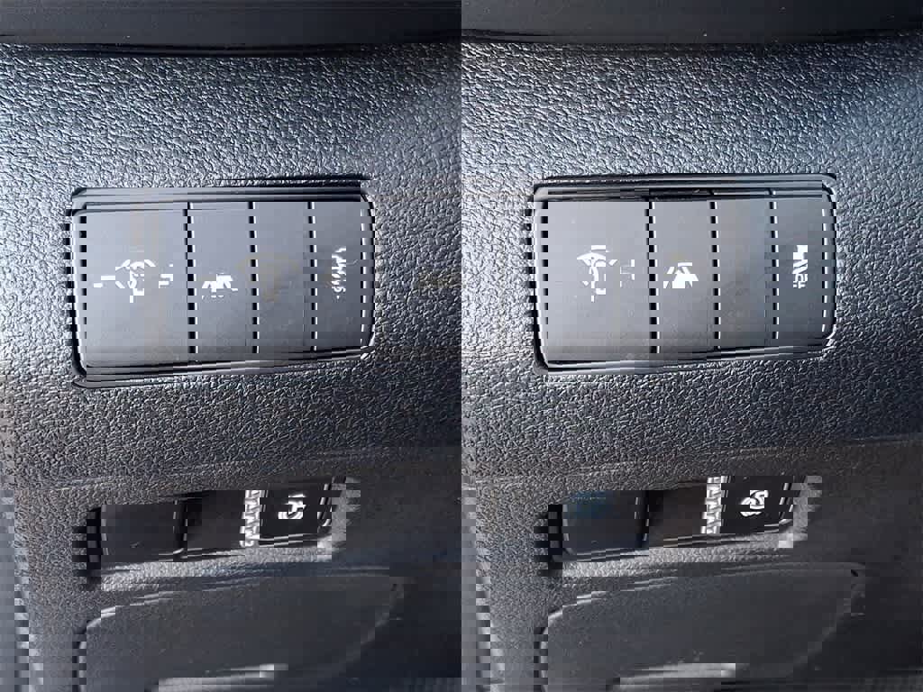 Used 2023 Hyundai Santa Fe SE w/ Cargo Package image 22