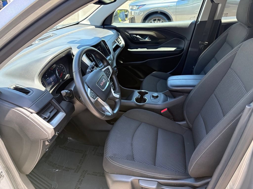 Used 2024 GMC Terrain SLE AWD/4WD image 12
