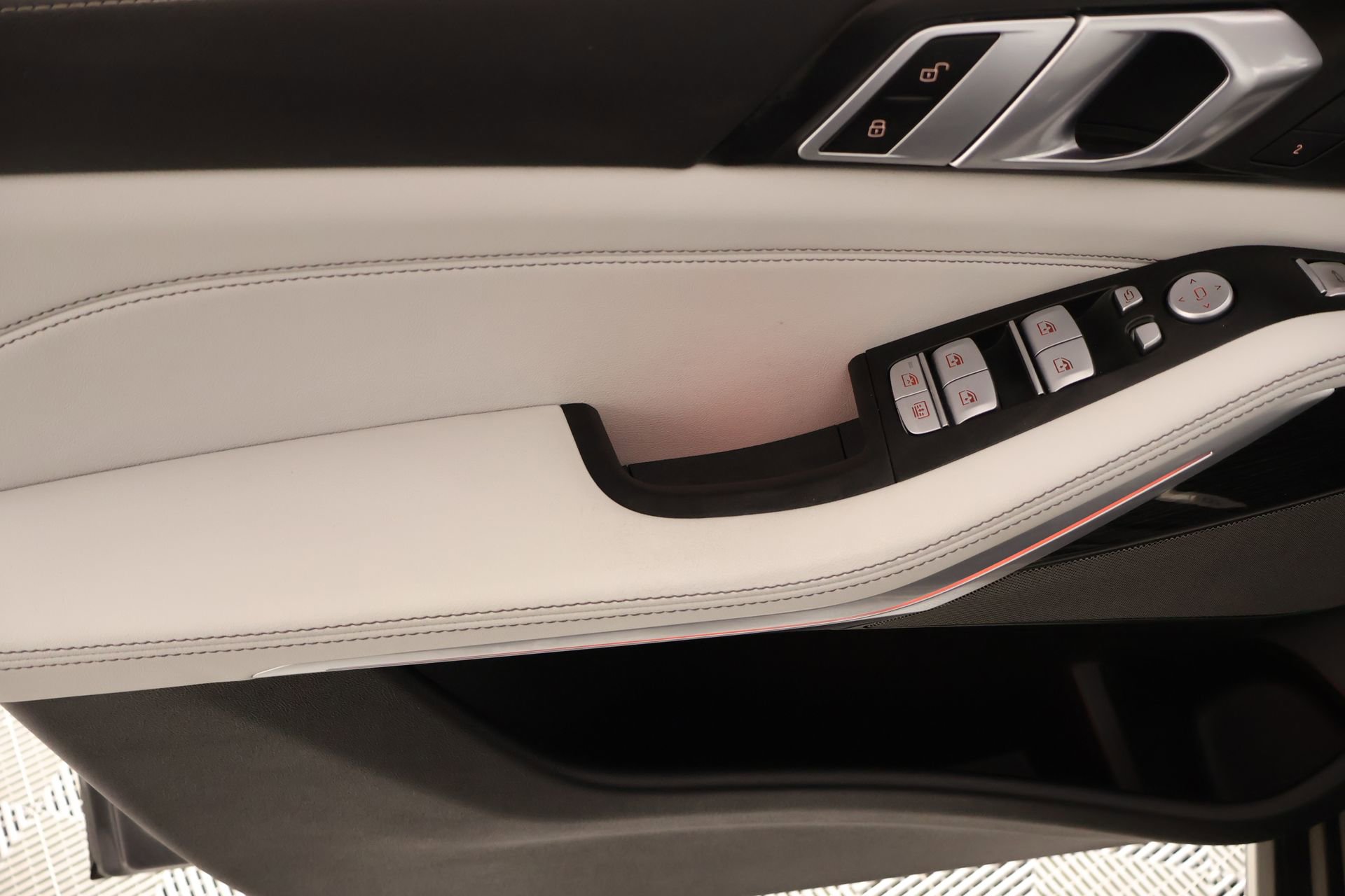 Used 2025 BMW X7 xDrive40i image 17