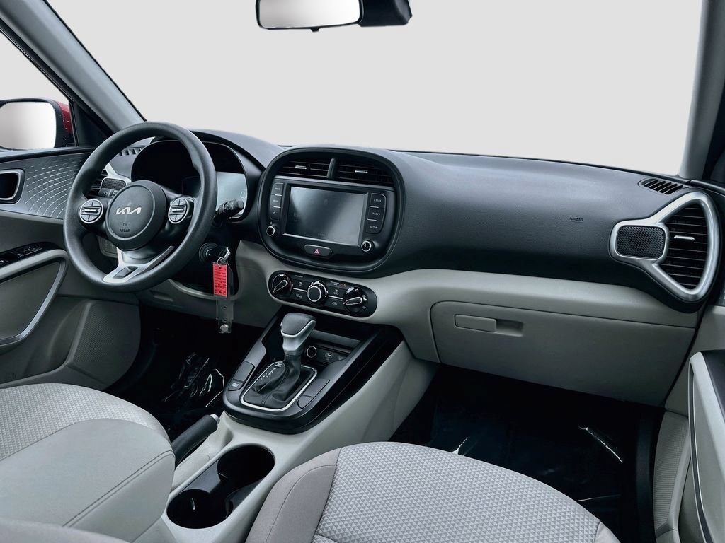 Used 2023 Kia Soul LX w/ LX Technology Package FWD image 22