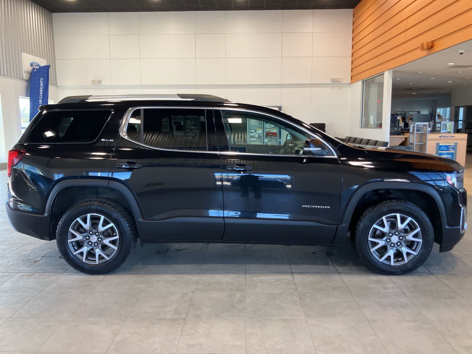 Used 2020 GMC Acadia SLE w/ Driver Convenience Package FWD image 4