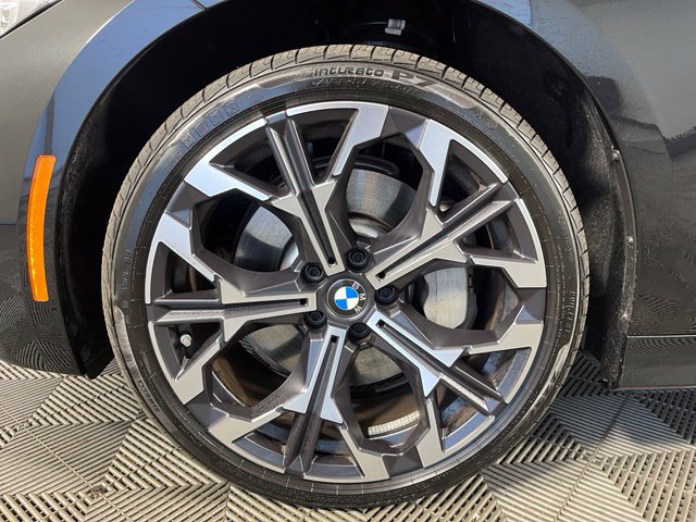 Used 2025 BMW 330i xDrive Sedan w/ Premium Package AWD/4WD image 10