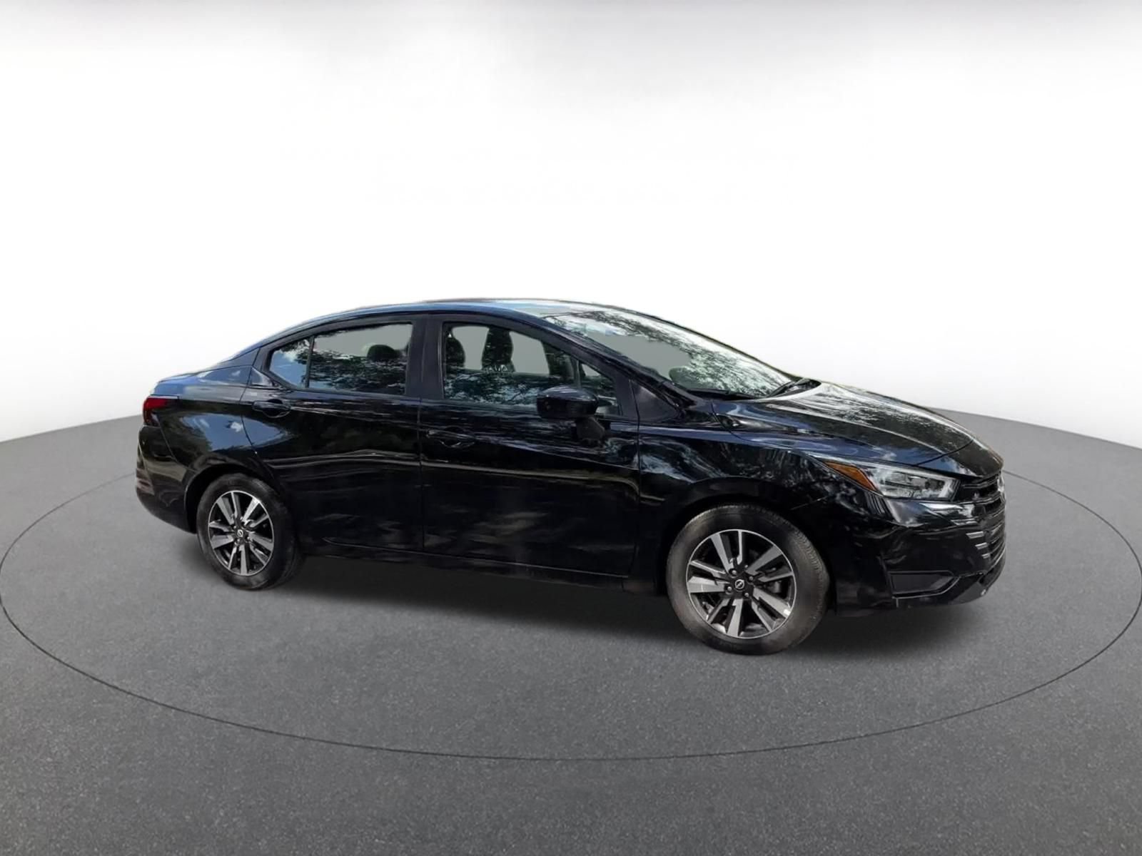 Used 2025 Nissan Versa SV FWD video 2
