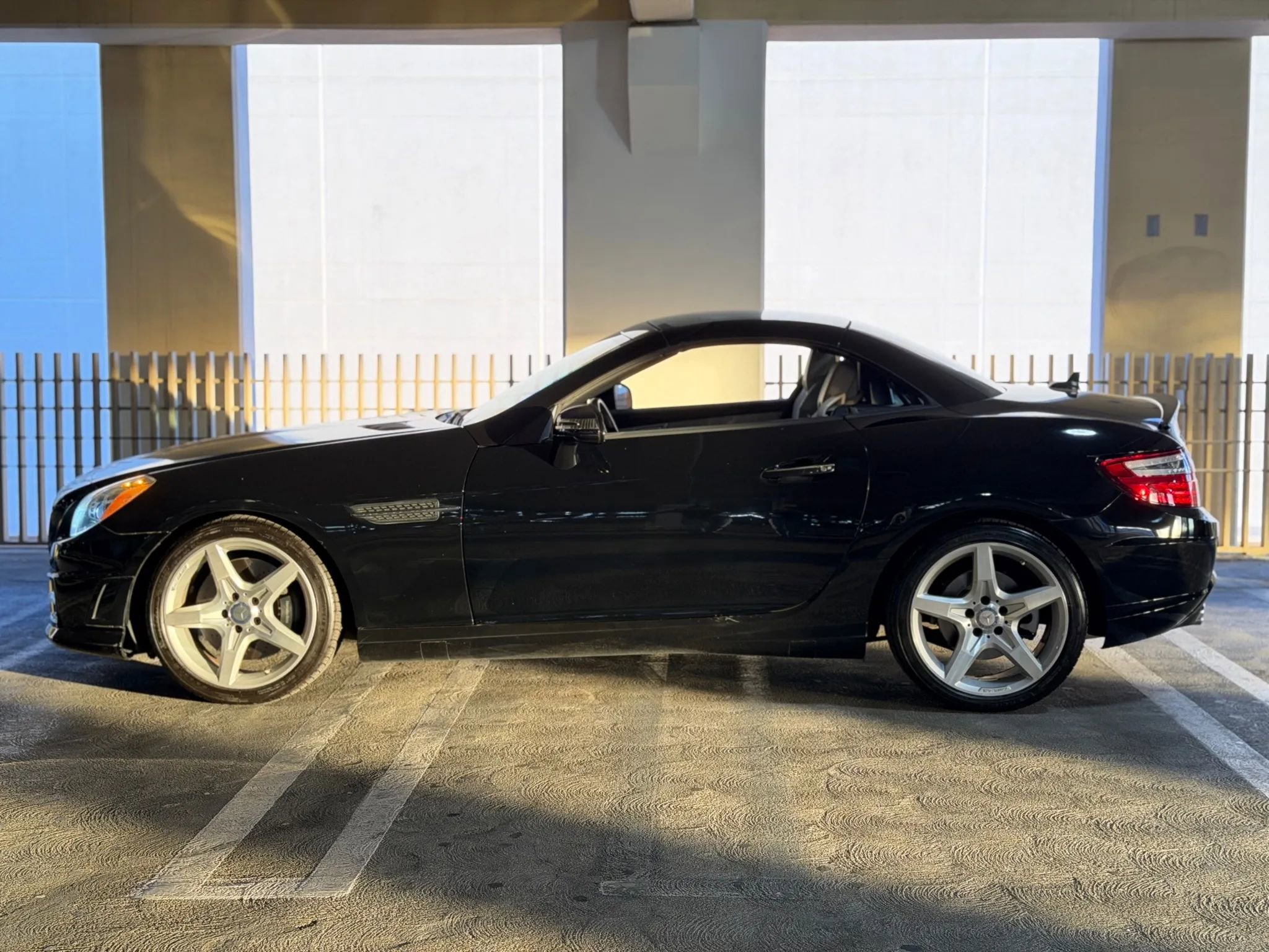 Used 2014 Mercedes-Benz SLK 250 w/ Sport Package image 10