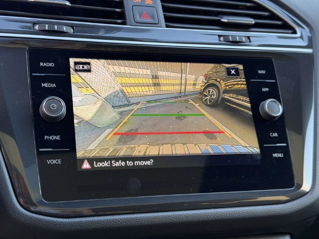 Certified 2023 Volkswagen Tiguan SEL R-Line AWD/4WD image 29