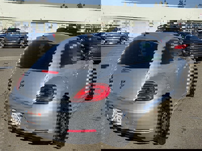 Used 2014 Volkswagen Beetle 2.5 image 6