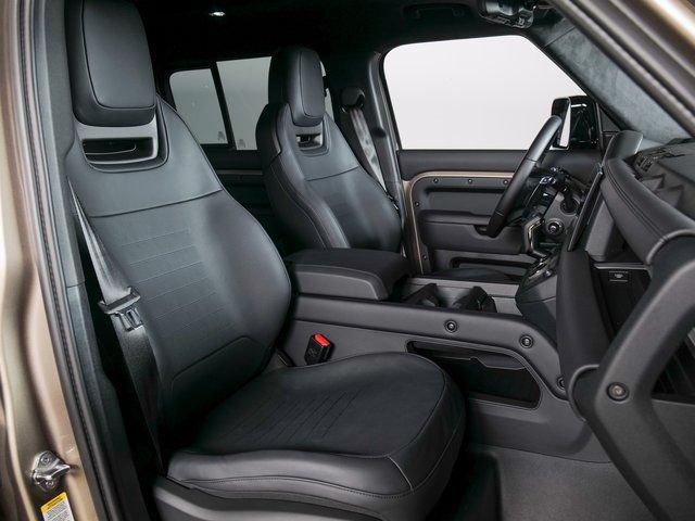 Certified 2025 Land Rover Defender 110 AWD/4WD image 3