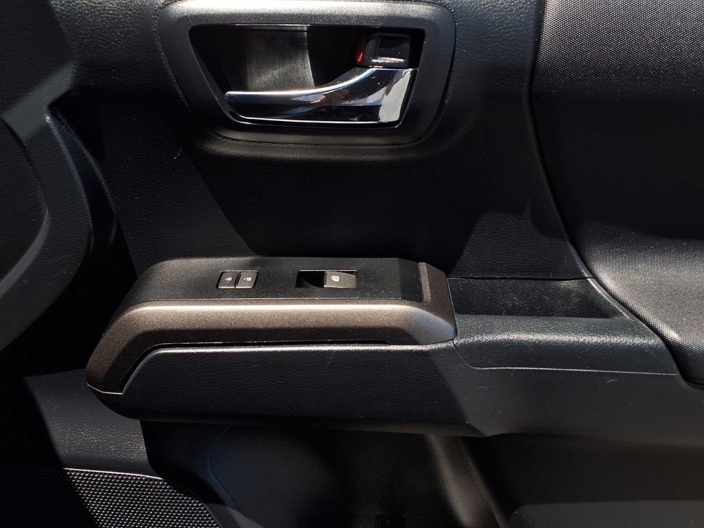 Used 2019 Toyota Tacoma TRD Sport RWD image 39