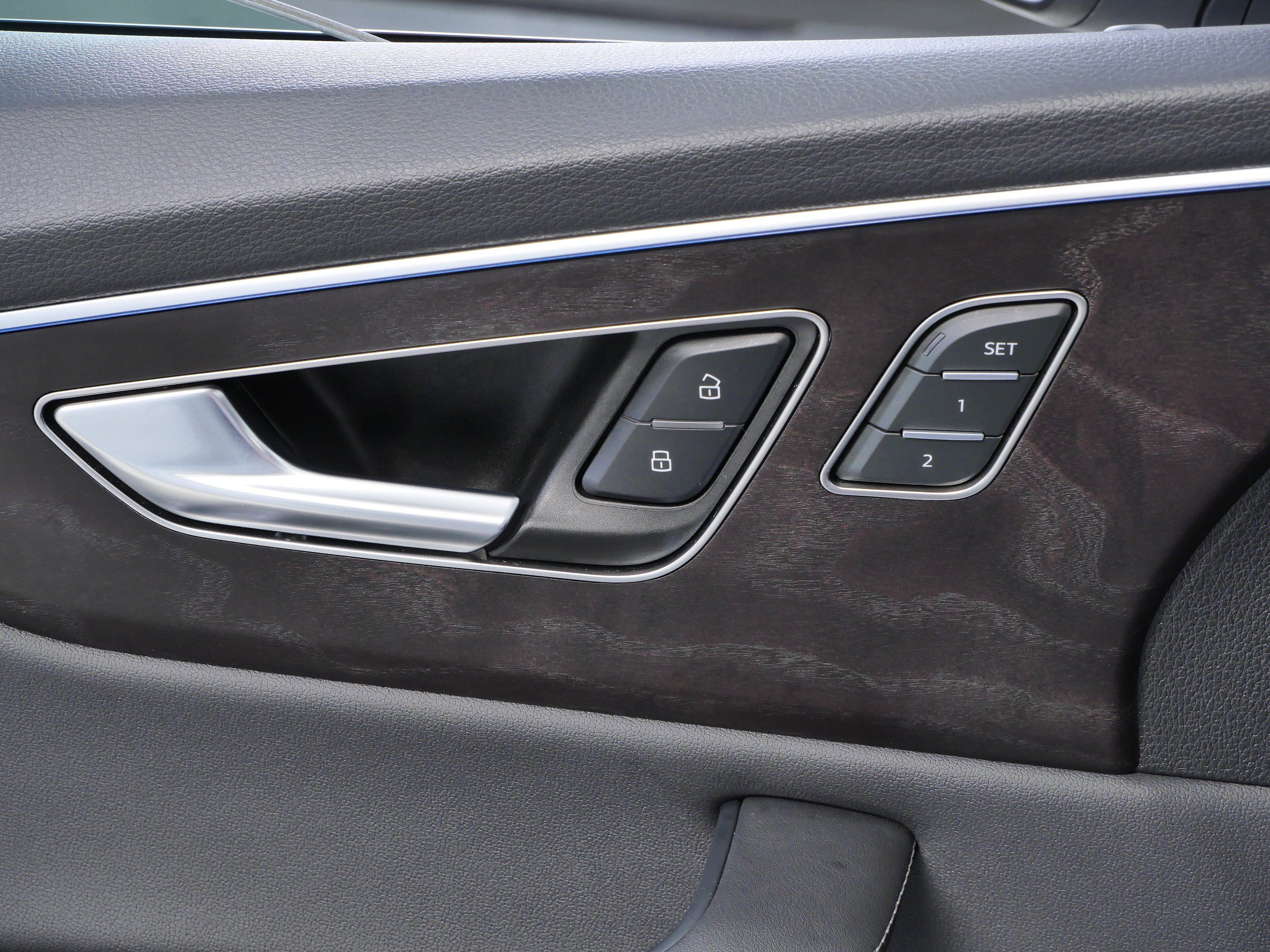 Used 2023 Audi Q8 Premium Plus w/ Premium Plus Package AWD/4WD image 33