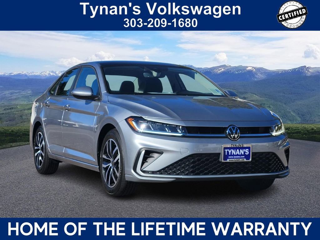 Certified 2025 Volkswagen Jetta SE w/ Sunroof Package image 1