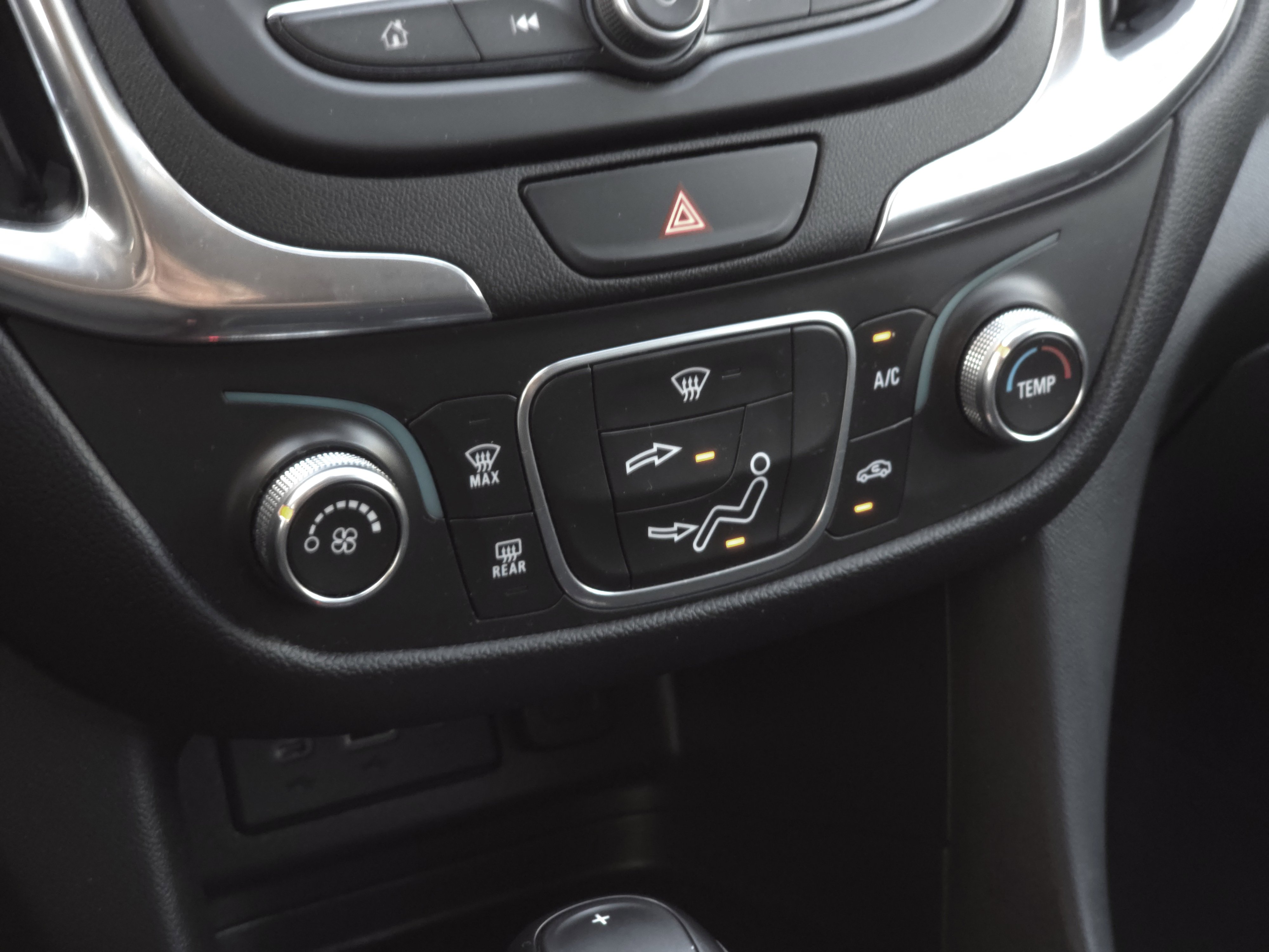 Used 2020 Chevrolet Equinox LT image 14