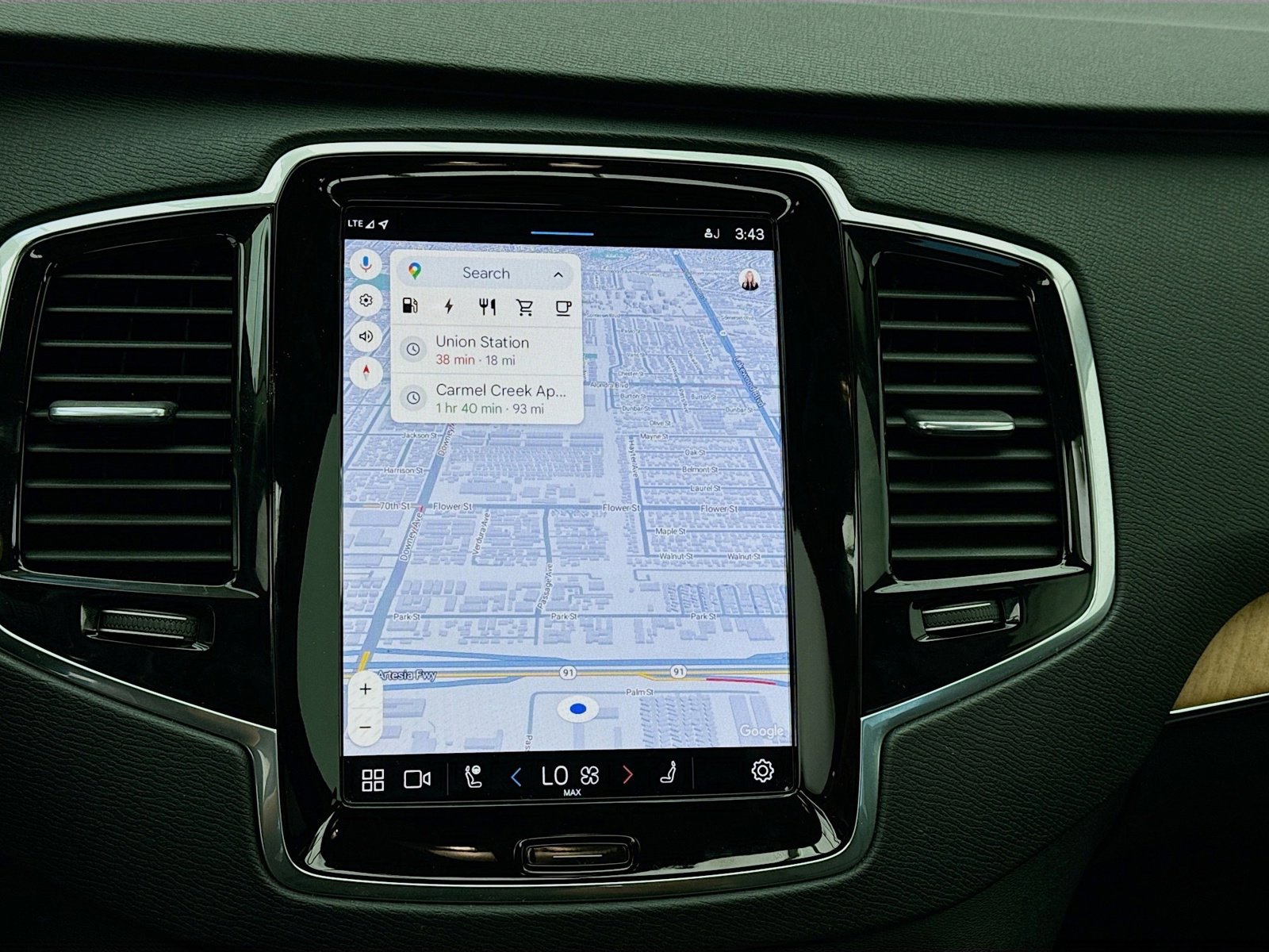 Used 2023 Volvo XC90 T8 Plus w/ Protection Package Premier image 8