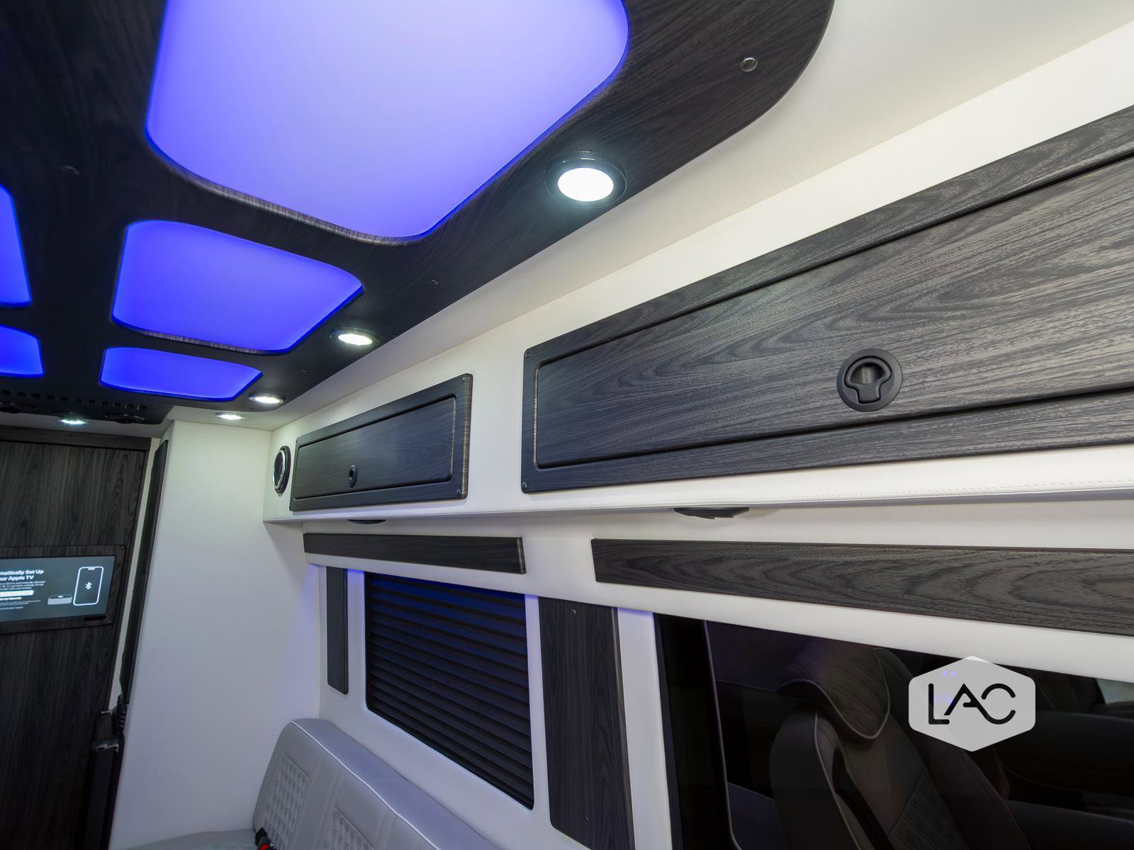 Used 2025 Mercedes-Benz Sprinter 3500 image 9