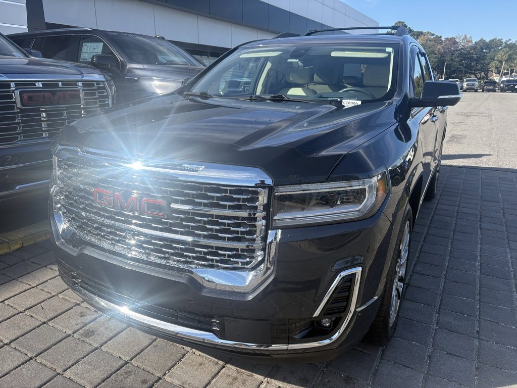 Used 2022 GMC Acadia Denali w/ Denali Ultimate Package image 3