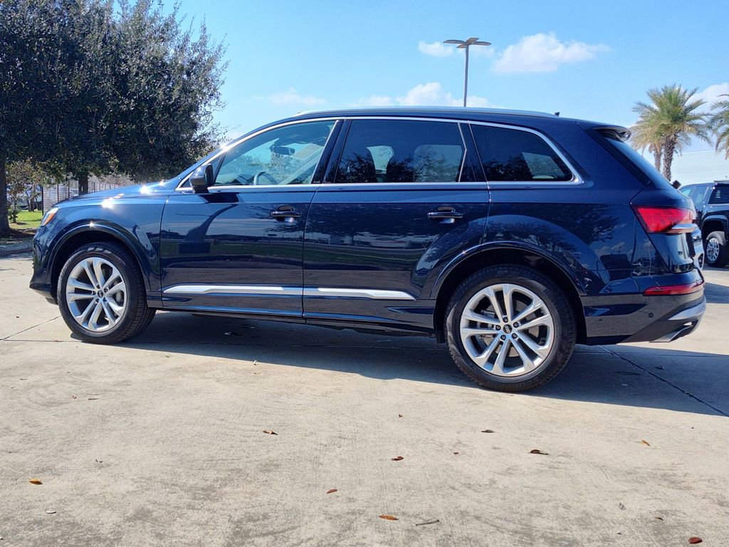 Certified 2025 Audi Q7 2.0T Premium w/ Convenience Package AWD/4WD image 5