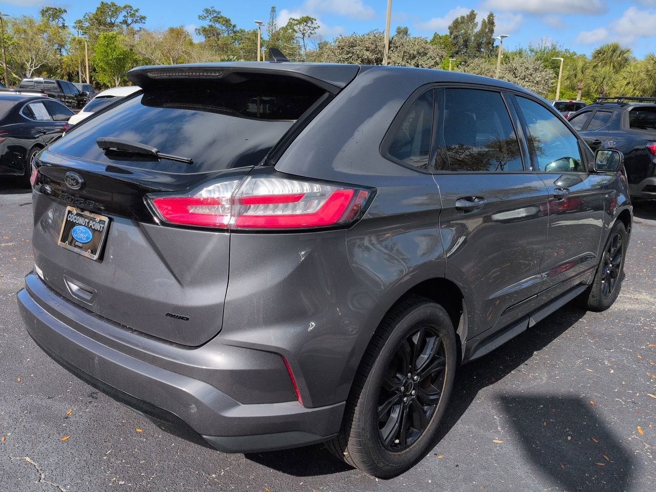 Certified 2022 Ford Edge SE w/ Black Appearance Package image 4