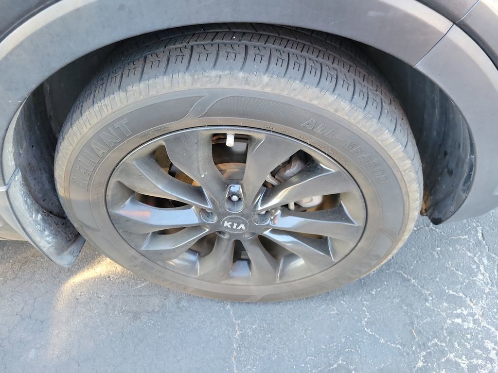 Used 2019 Kia Sorento S AWD/4WD image 9