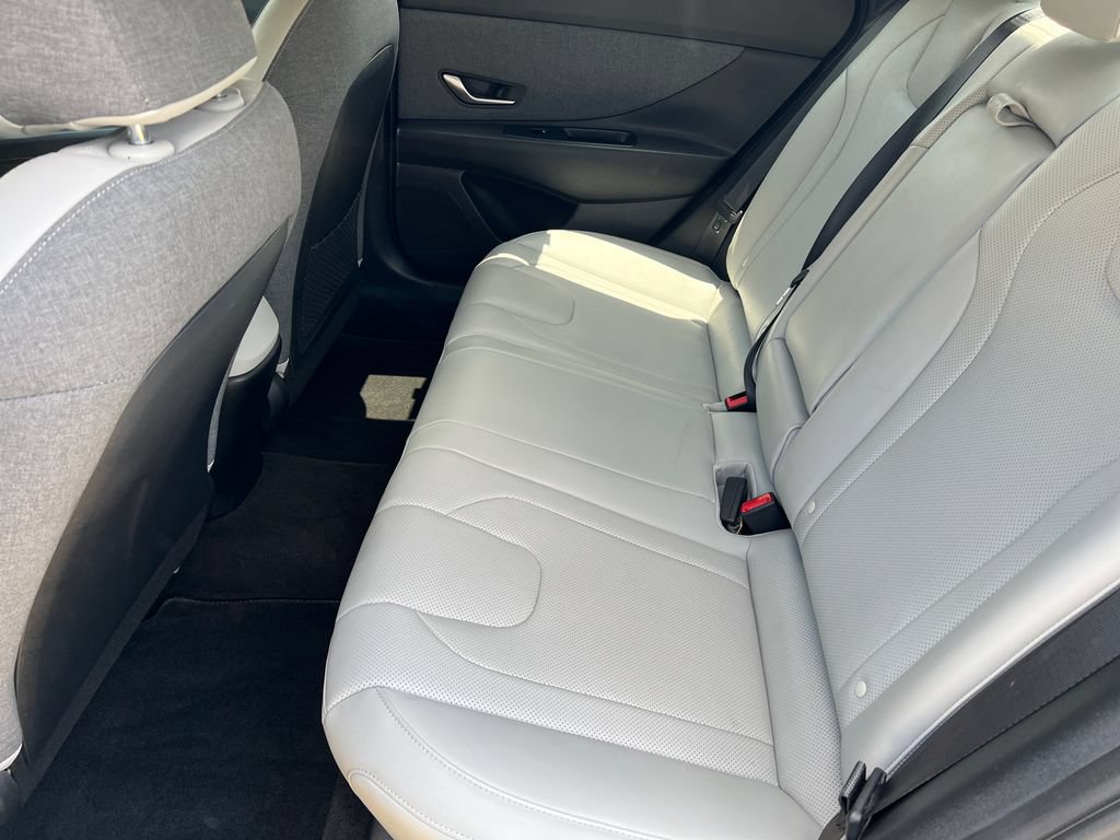 Used 2022 Hyundai Elantra Limited w/ Cargo Package FWD image 15
