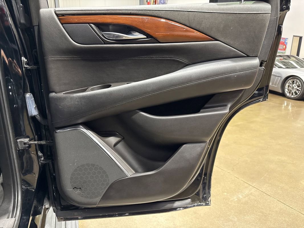 Used 2015 Cadillac Escalade Premium image 61