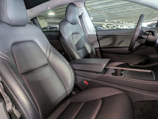 Used 2021 Tesla Model Y Long Range image 21