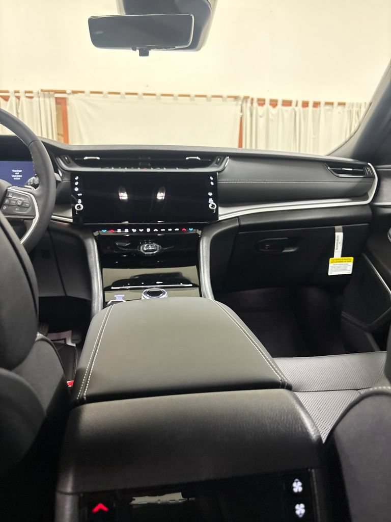 New 2026 Jeep Grand Cherokee L Limited AWD/4WD image 20