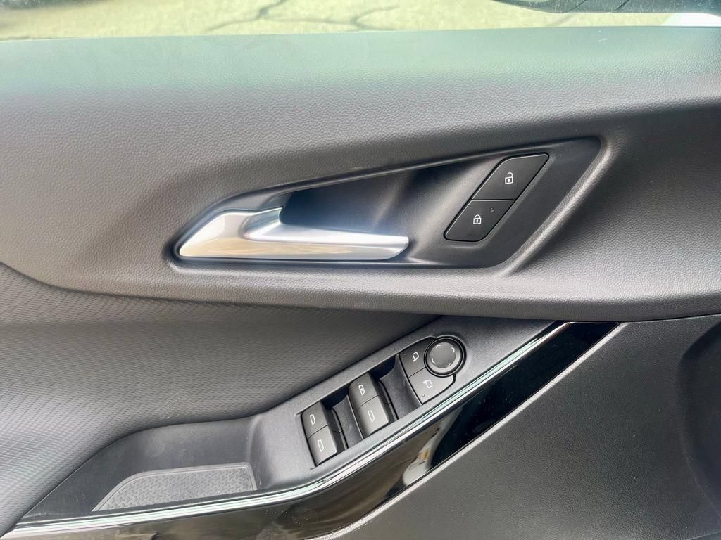 New 2026 Chevrolet Equinox LT w/ Safety and Technology Package AWD/4WD image 10
