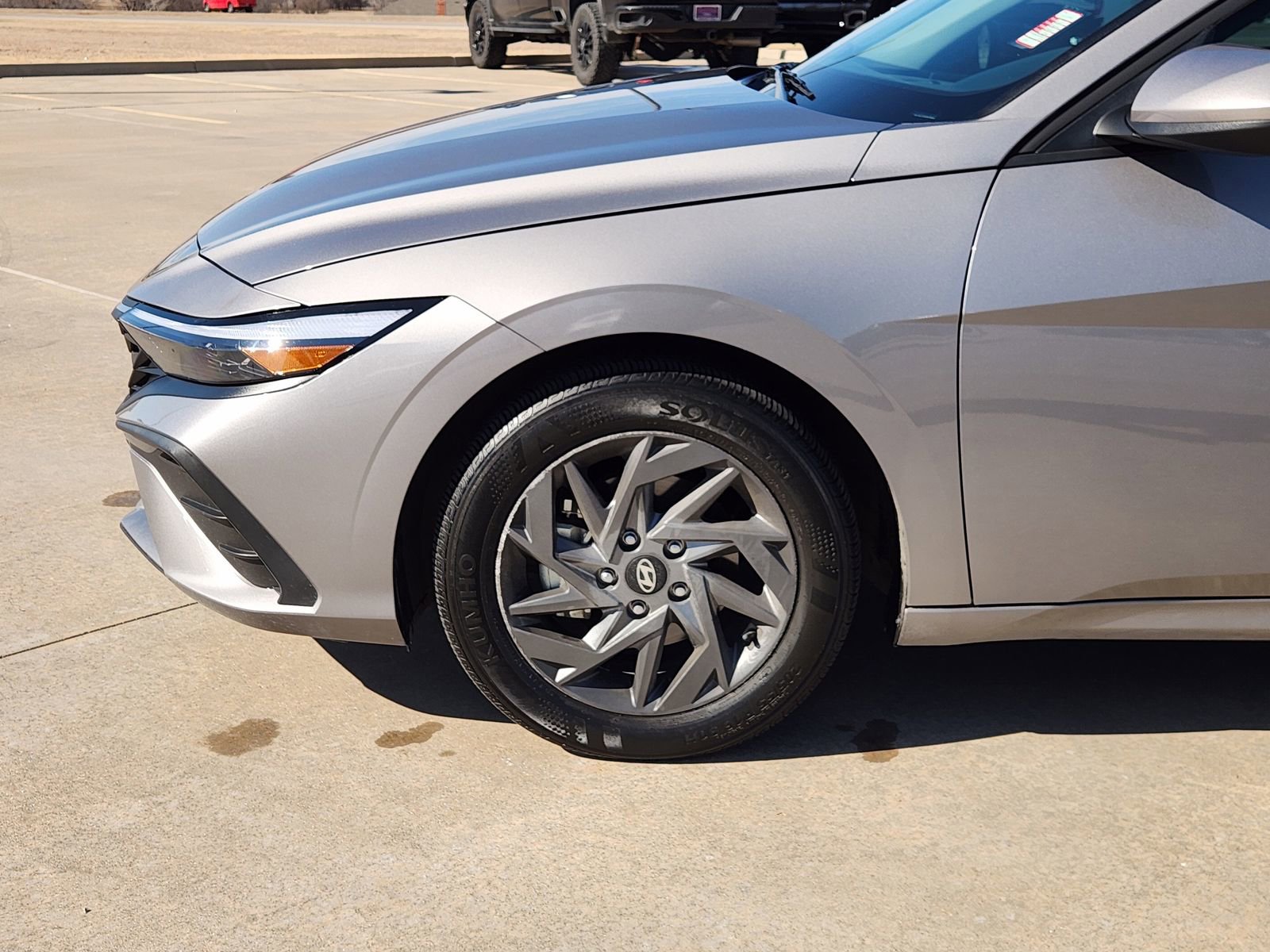 Used 2024 Hyundai Elantra SEL image 9