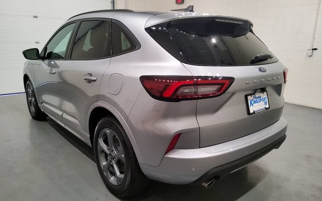 Used 2023 Ford Escape ST-Line w/ Tech Pack #1 FWD image 8