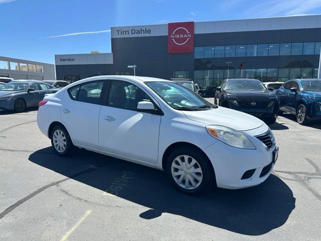 Used 2013 Nissan Versa SV FWD image 1