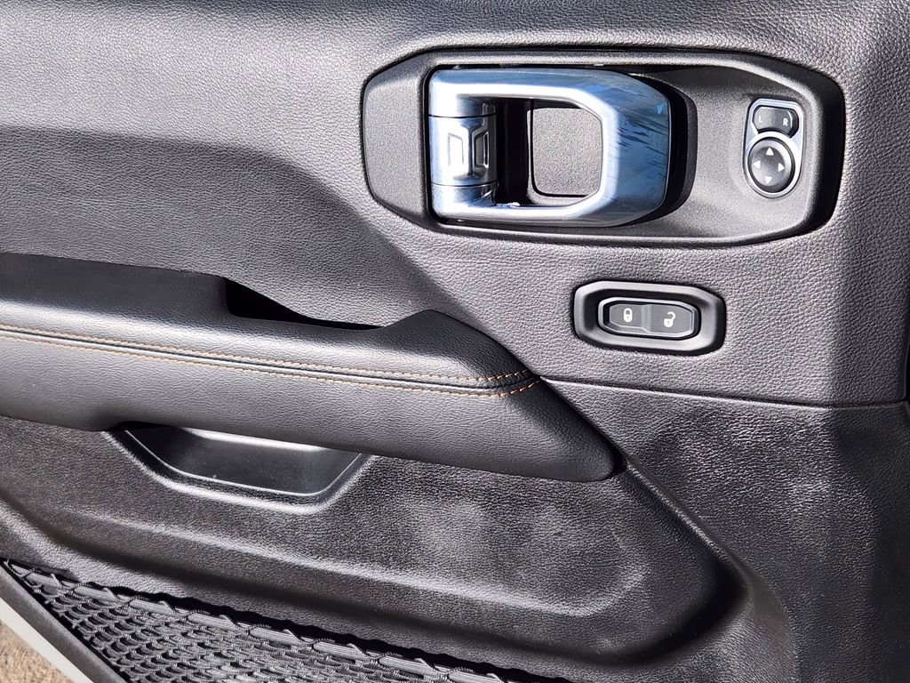 Used 2023 Jeep Gladiator Overland image 6