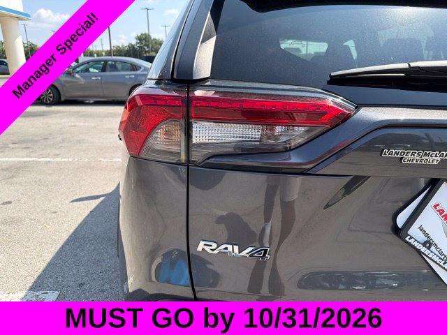 Used 2022 Toyota RAV4 XLE Premium FWD image 18
