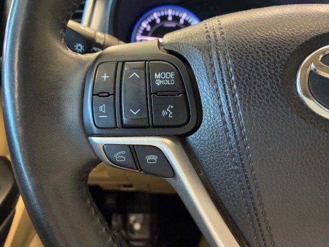 Used 2016 Toyota Highlander XLE image 23
