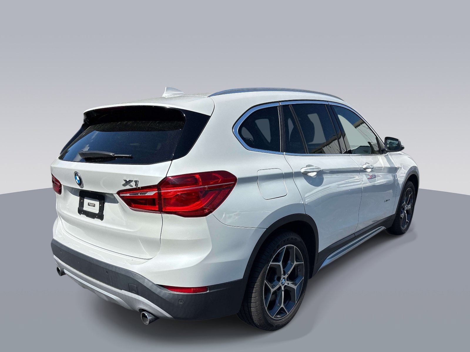 Used 2016 BMW X1 xDrive28i AWD/4WD image 3