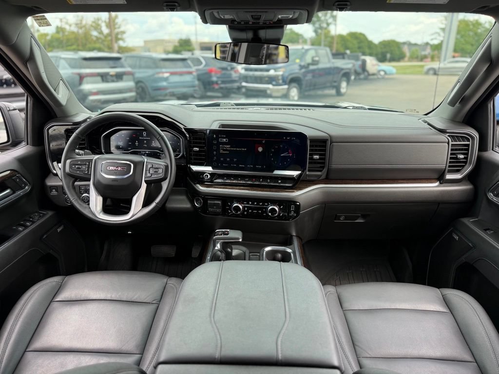 Used 2024 GMC Sierra 1500 Elevation w/ Elevation Premium Package AWD/4WD image 2
