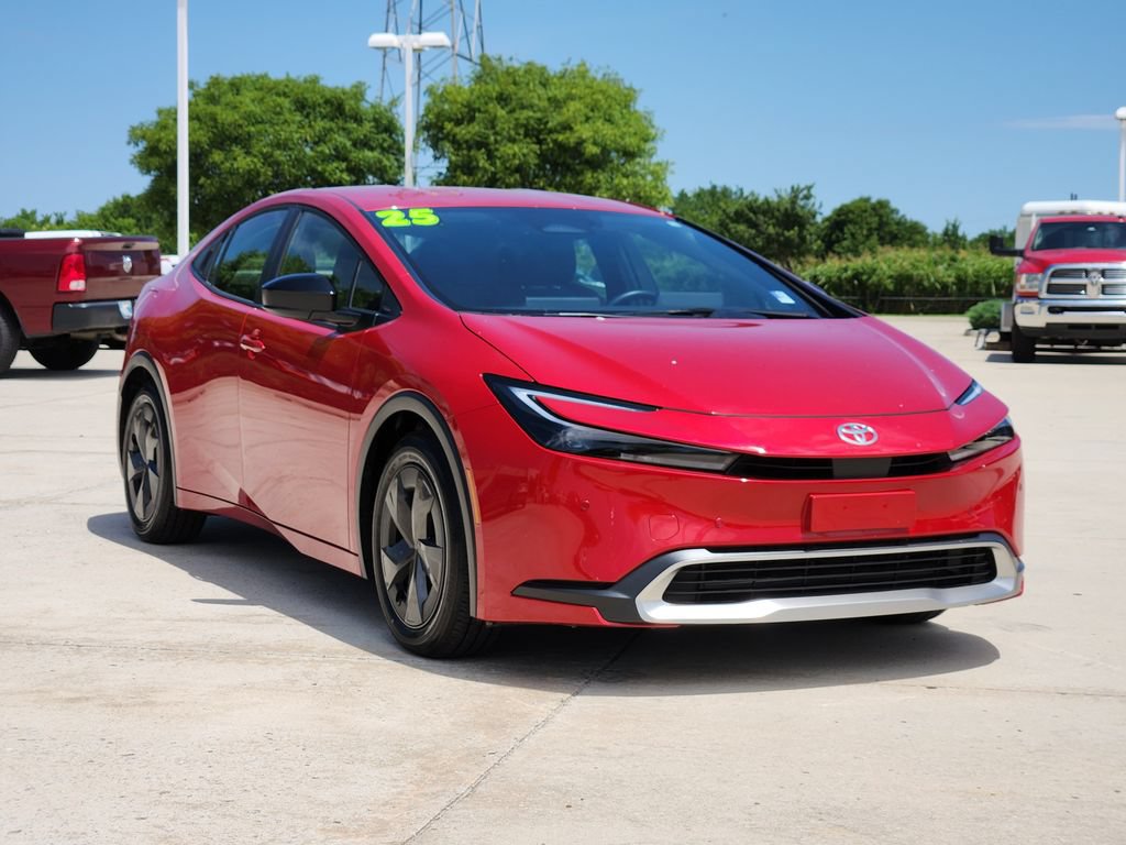 Used 2025 Toyota Prius Plug-In Hybrid FWD image 3