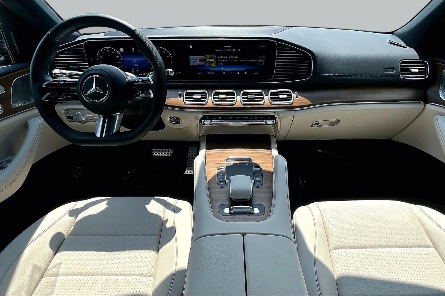 Used 2024 Mercedes-Benz GLS 450 4MATIC image 16