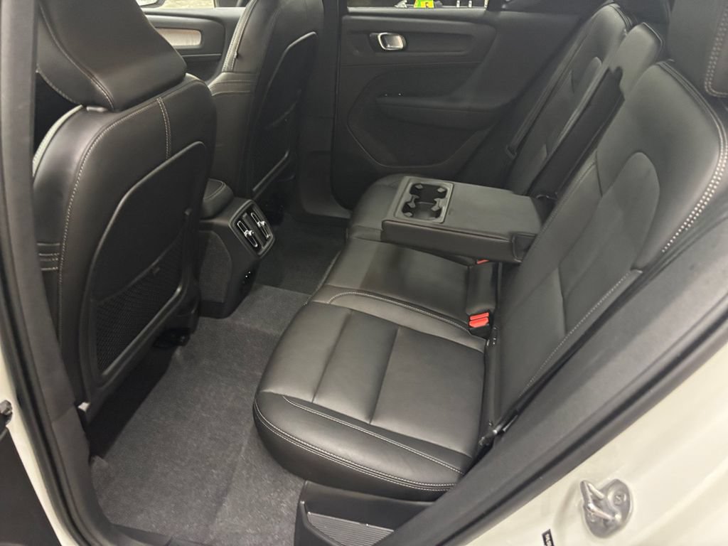Certified 2024 Volvo XC40 B5 Plus w/ Climate Package AWD/4WD image 14