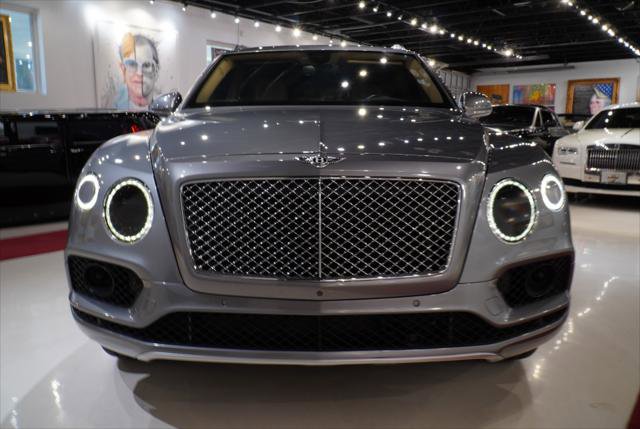Used 2017 Bentley Bentayga image 4