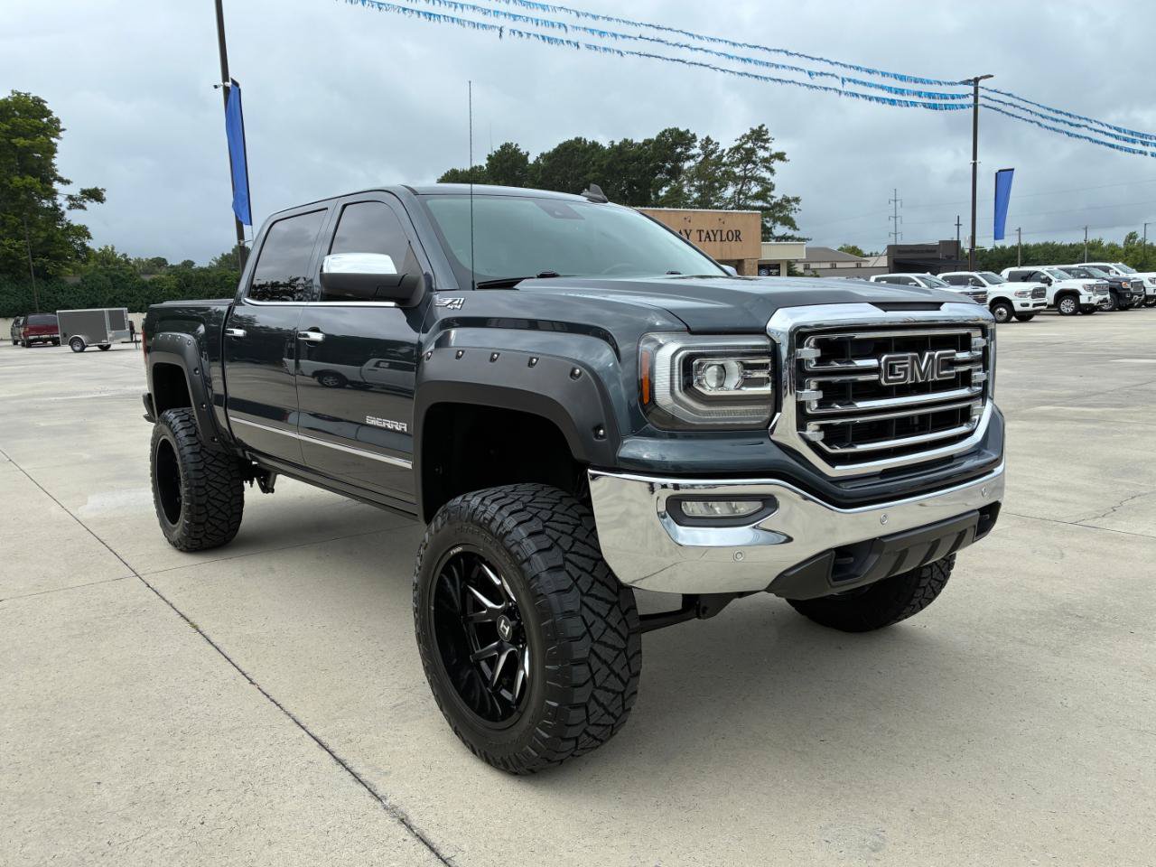 Used 2017 GMC Sierra 1500 SLT AWD/4WD image 4