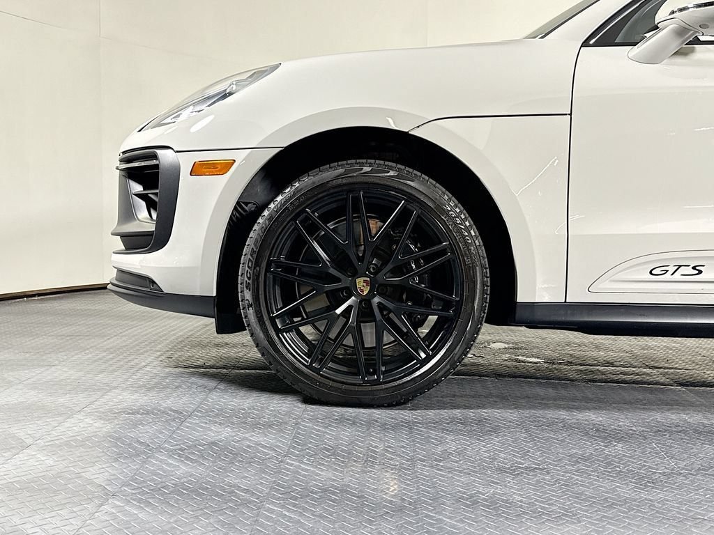 Certified 2024 Porsche Macan GTS AWD/4WD image 31