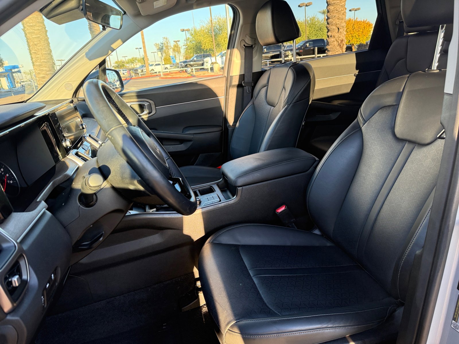 Used 2023 Kia Sorento S w/ Panoramic Sunroof Package image 12