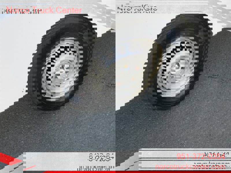 Used 2005 Dodge Sprinter 2500 image 11