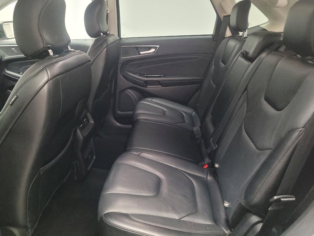 Used 2018 Ford Edge Titanium image 18