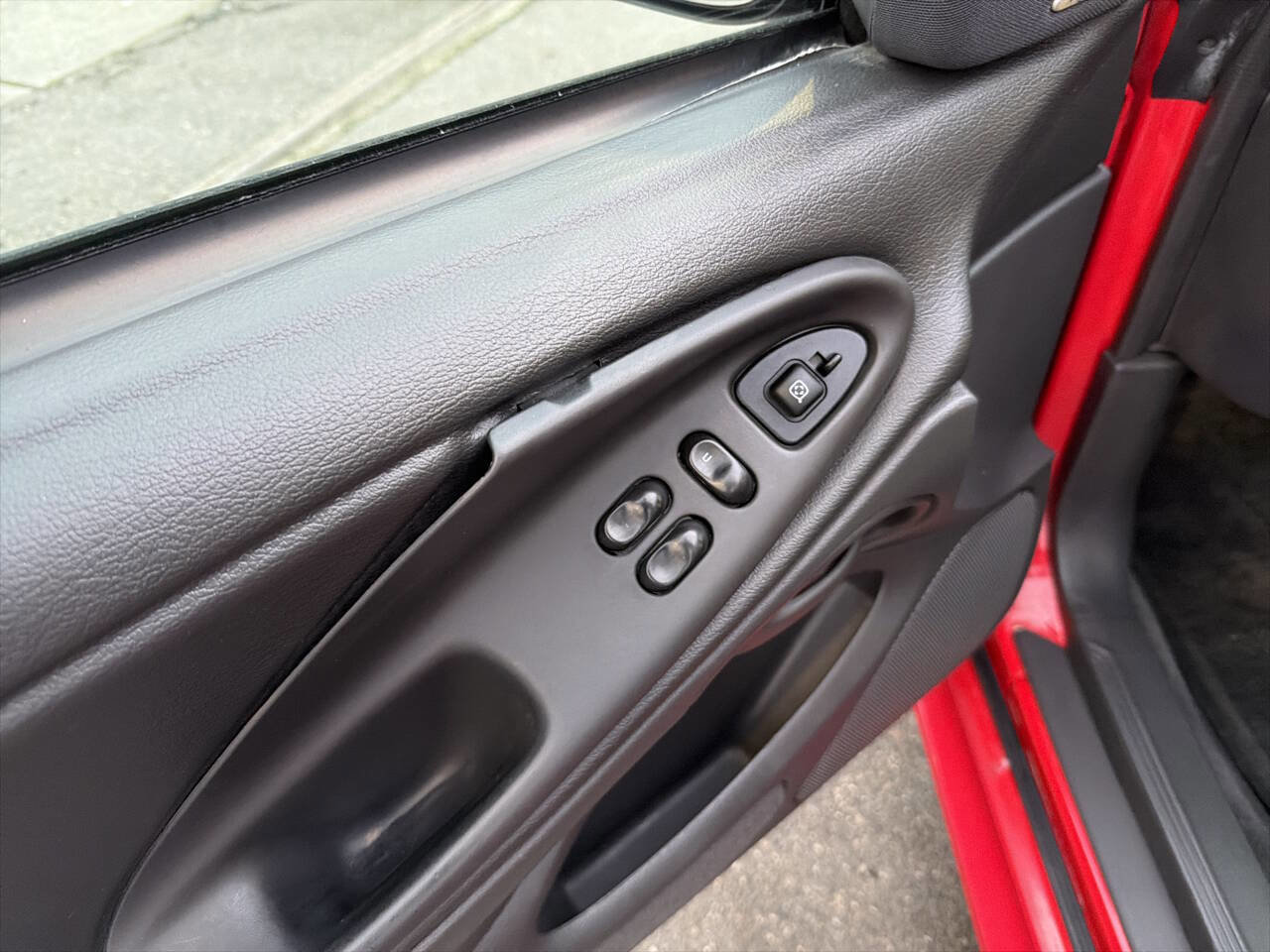 Used 2004 Ford Mustang Mach 1 image 30