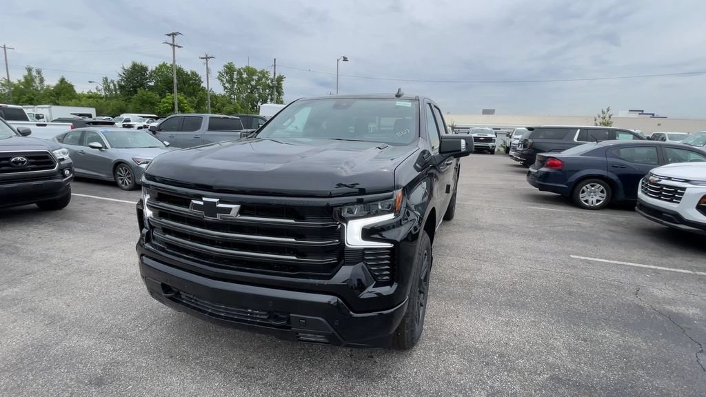 New 2026 Chevrolet Silverado 1500 High Country w/ Midnight Edition AWD/4WD image 5